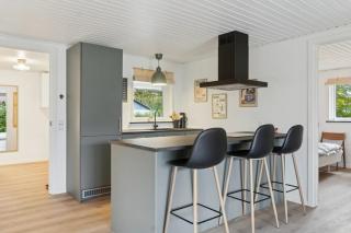 Luxurious Newly Renovated Vacation Home - 8