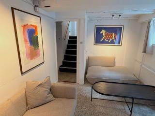 Spacious Villa with Private Terrace & Garden - 5