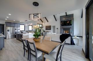 Brand-New Luxury Estate with Expansive Mtn Views! - 4