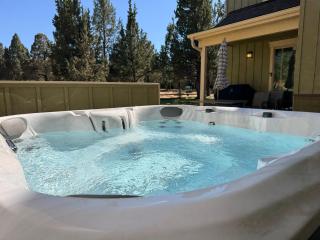 The Hideout with a Private Hot Tub - 7