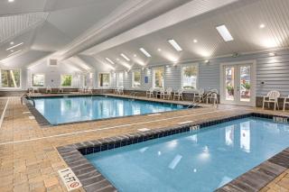 Walk to Ocean: Surfside Beach Home w/ Pool Access - 9