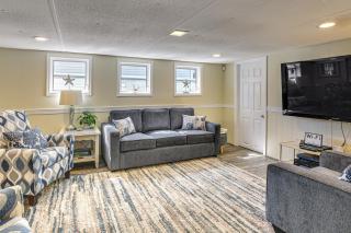 Walk to Ocean: Surfside Beach Home w/ Pool Access - 7