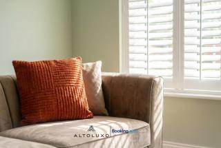 LuxoHaus Luxury 4 Bedroom Home By AltoLuxo Short Lets Serviced Accommodation With Parking - 5