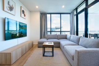 Sky High Luxury 3BR Apt with Pool Gym Steam Sauna - 8