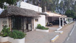 Kaleb's Beachfront Holiday Home - 8