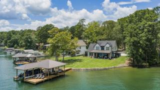 Luxury Lake Martin Retreat w Dock and Lake Views - 0
