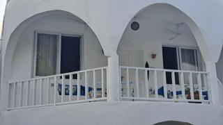 Kaleb's Beachfront Holiday Home - 6