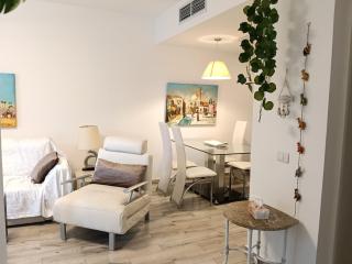SeaFront Apartment Old Market - 4