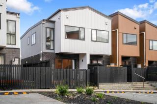 Contemporary Flat Bush Oasis - Parking and Air-Con - 0