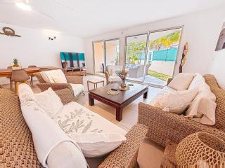 Villa Matisse 5, beachfront, Orient Bay, pool - 9