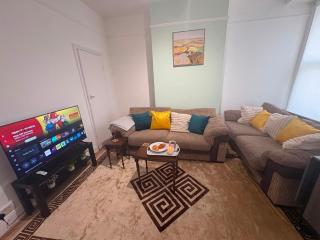 Reading Home Near M4 & Shops - 8