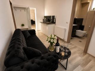 SUMMERLAND Sea View Penthouse & Jacuzzi - 2