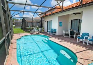 Serene 4-Bedroom Lakeview Retreat with South-Facing Pool & Sun-Drenched Outdoor Living - 2