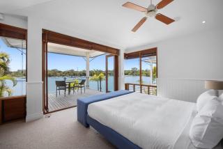Riverside Elegance on Noosa Parade - 2