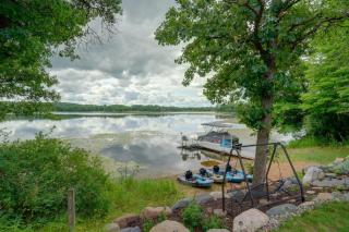 Lakefront Getaway! Family-Friendly Deer Park Home - 0