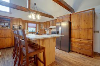 Lakefront Getaway! Family-Friendly Deer Park Home - 1