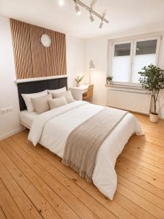 Bedroom with free parking - 5