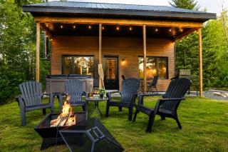 Le Geai Bleu - Waterfront Chalet with Spa - 9