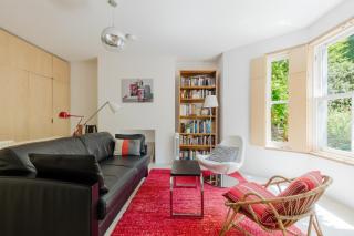 Stylish bright apartment w private garden - 0