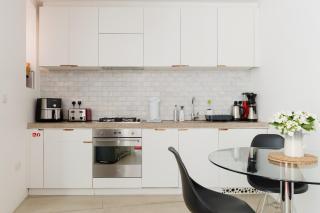Stylish bright apartment w private garden - 9