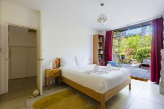 Stylish bright apartment w private garden - 8