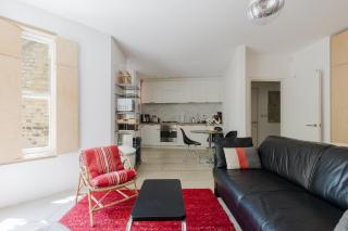 Stylish bright apartment w private garden - 1