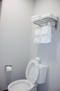 HomeStay Inn & Suites - 7