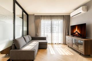 Legendary Pearl 1BR Apartment Bangtao - 4