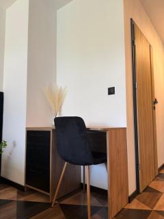 Dwupoziomowy apartament z przeszkloną antresolą FP22 - 5