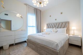 Luxury 3BR With Maid Room - Sea View Balcony in Yas Island - 9