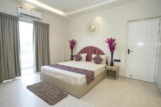 City centre 6 BHK Villa with indoor Pool - 1