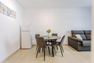 Seaside Elegant 1BR Flat in Prime Location - 9
