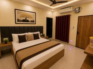 Hotel Rajlaxmi Palace, Unit of Hi Hospitality Group - 1