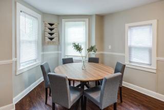 3BR Home with In-Unit Laundry Parking and Sound Bar - 4