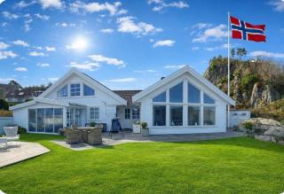 Spangereid, Lindesnes Seaside Cabin Rental at Norway Southernmost Point Lindesnes - 7