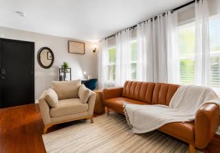 Stylish Capitol Hill retreat with meditation corner, private dining experience - Washington, D.C. - 0