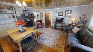 Thornes Downtown Delight - 9