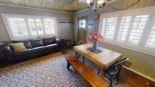 Thornes Downtown Delight - 7