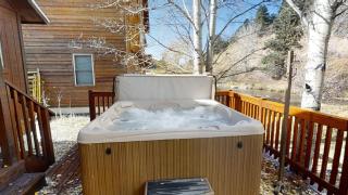 Riverside Cabin - 9