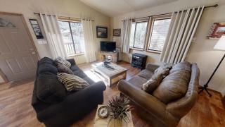 Riverside Cabin - 4