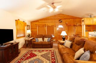 Holiday Haus - 8