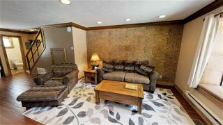 Claim Jumper Townhouse 02 - 8