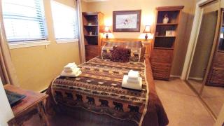 Claim Jumper Townhouse 14 - 1