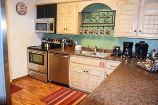 Claim Jumper Townhouse 16 - 6