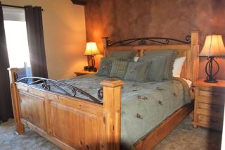 Claim Jumper Townhouse 16 - 1