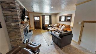 Claim Jumper Townhouse 03 - 8