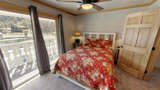 Claim Jumper Townhouse 03 - 2