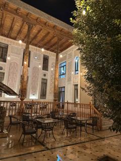 Orom Hotel & Terrace - 9