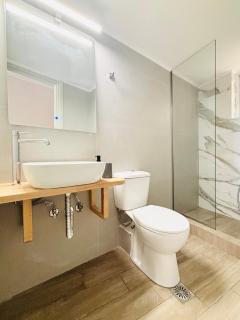 ILiana's Luxury Apartments - 8