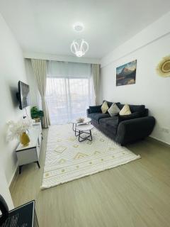 Kilimani Luxurious 1 Bedroom Apartment - 2